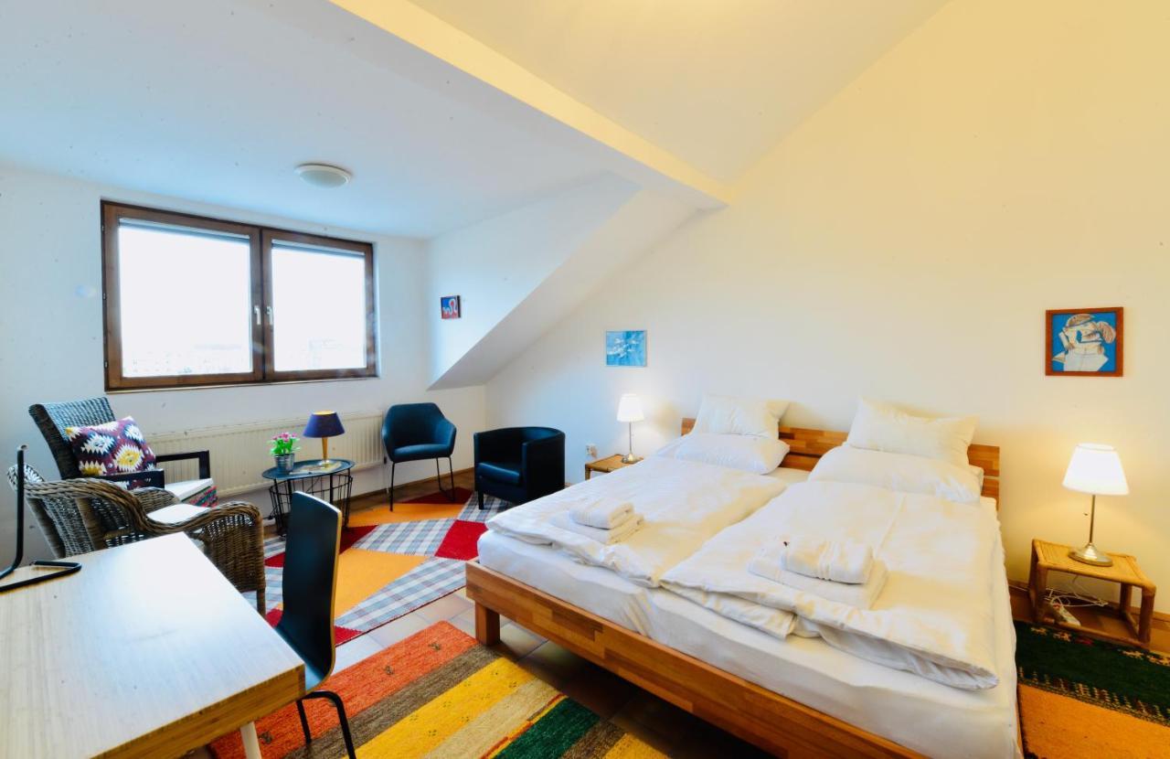 Charming Attic Apartment Near Messe Wien And Center Zewnętrze zdjęcie